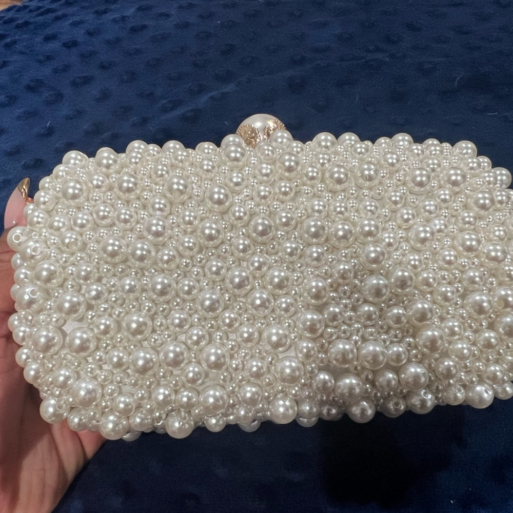 Pearl clutch